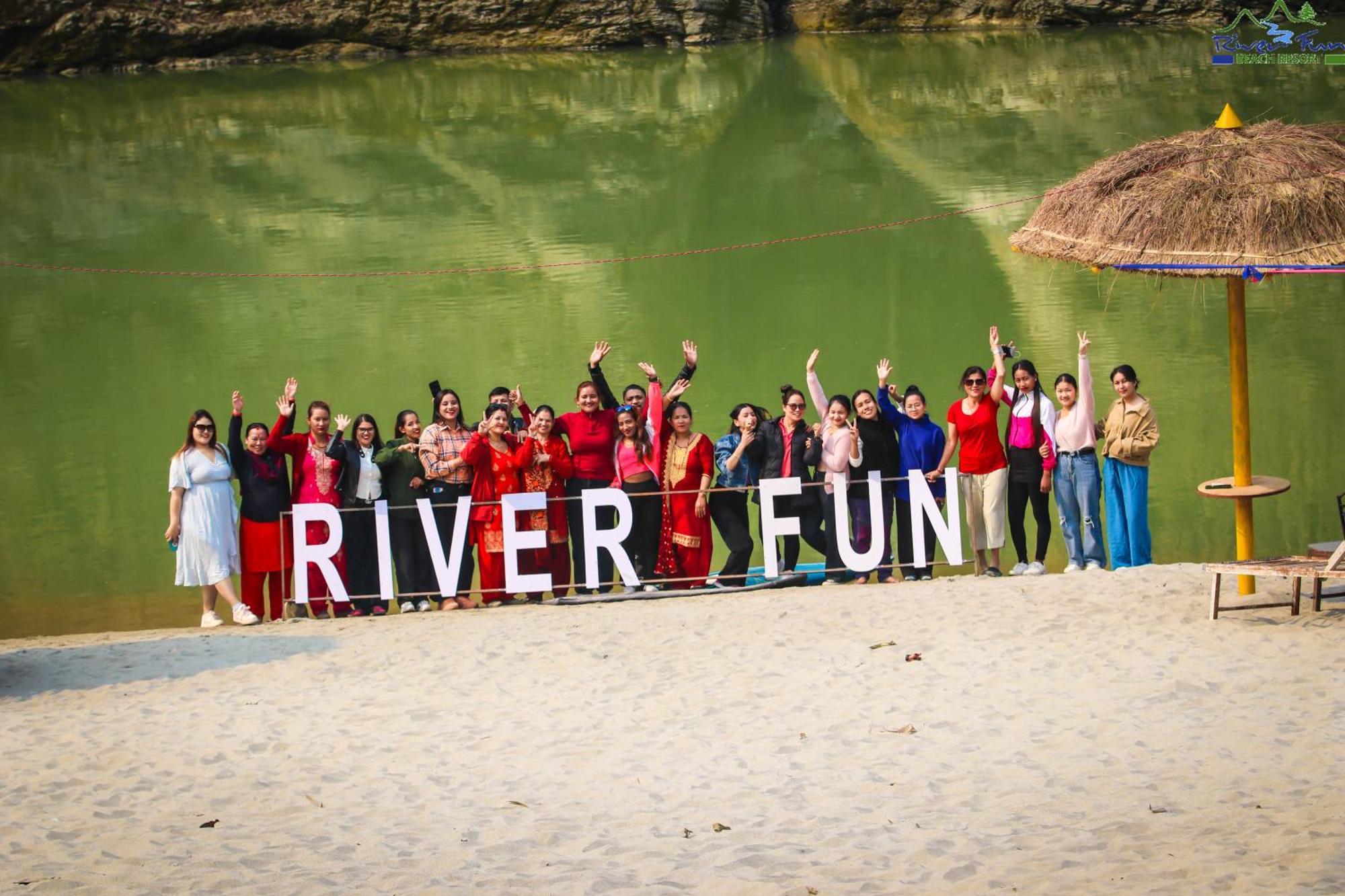 River Fun Beach Resort Gorkhā Esterno foto